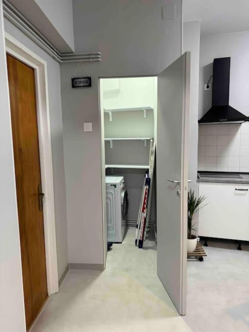 Double Studio Near University Square - 2 Balconies Bucarest Exterior foto